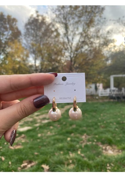 Incili Sallantılı Gold Küpe