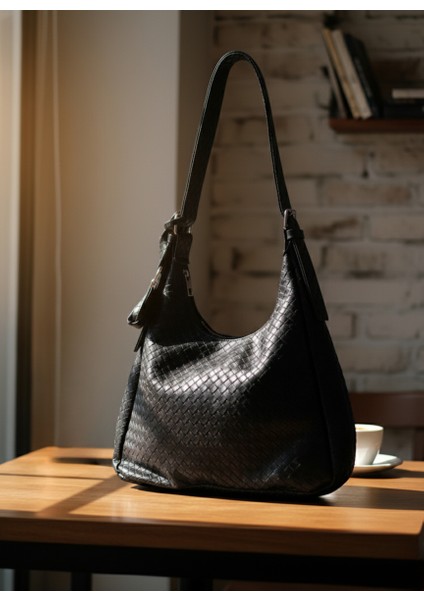 Siyah Örgü Model Çanta Charmlı El ve Omuz Çantası Botte Desen Orta fiyatları