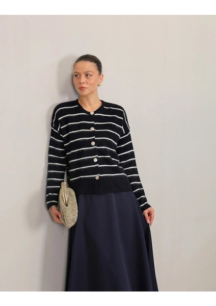 Kadın Etek Üstü Düğme Detaylı Çizgili Triko Hırka Tesettür - Siyah modelleri