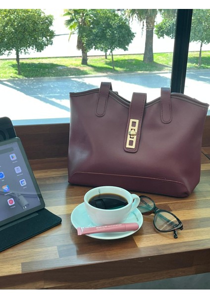Bordo Tokalı Omuz Çantası