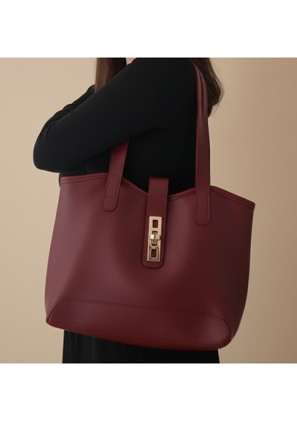 Bordo Tokalı Omuz Çantası modelleri
