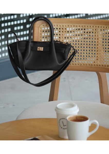 Siyah Günlük Askılı Kadın Çantası