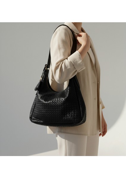 Siyah Örgü Model El ve Omuz Çantası Botte Desen Orta Boy fiyatları