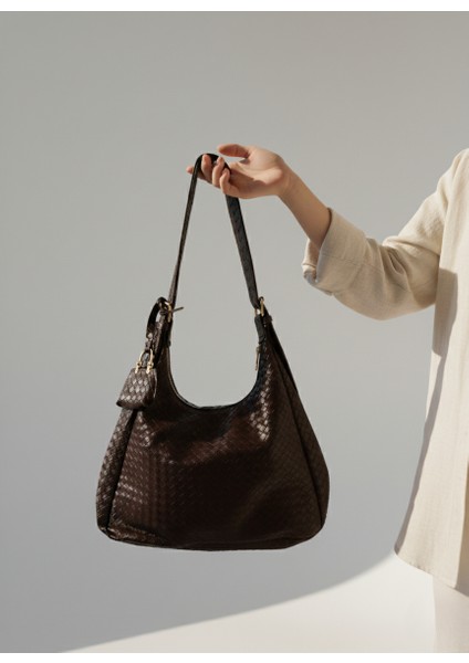 Acı Kahve Örgü Model Çanta Charmlı El ve Omuz Çantası Botte modelleri