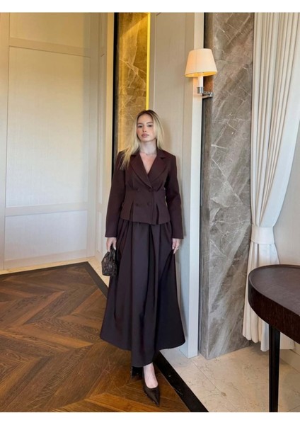 Kadın Pilikaşe Ceket ve Etek Takımı Kahverengi - M41414