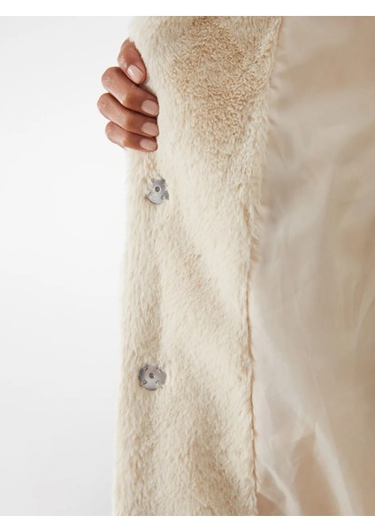 Lcwaıkıkı Classic Bej Ceket Yaka Kadın Kürk Kaban fırsatları