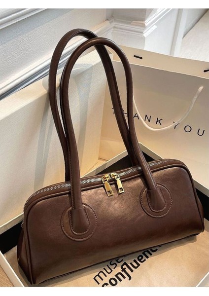 Kahverengi Kadın Baget Model El ve Omuz Çantası – Çift Fermuarlı, Uzun Saplı modelleri