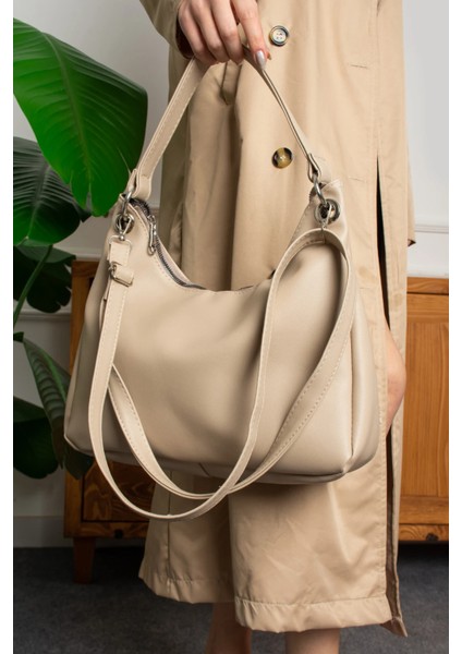 Krem Kadın Halka Detaylı El ve Omuz Çantası – Geniş Iç Hacimli, Şık Model