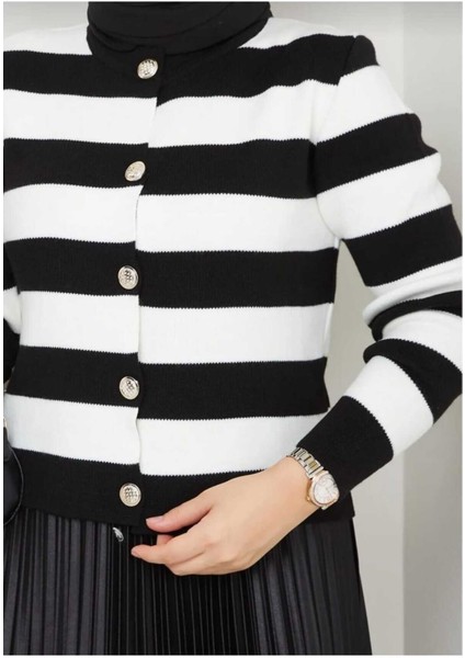 Kadın Düğme Detaylı Etek Üstü Çizgili Hırka fiyatları