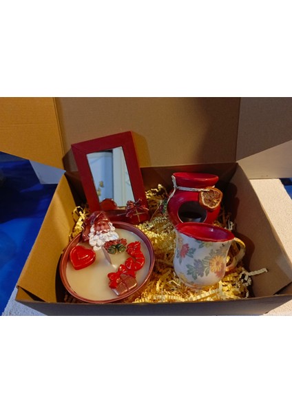 - Yeni Yılhediye Kutusu-Büyük Tabak Mum-Çiçek Desenli Ingiliz Fincanı-Çantab Boy Ayna-Kırmızıbuhurdanlık fiyatları