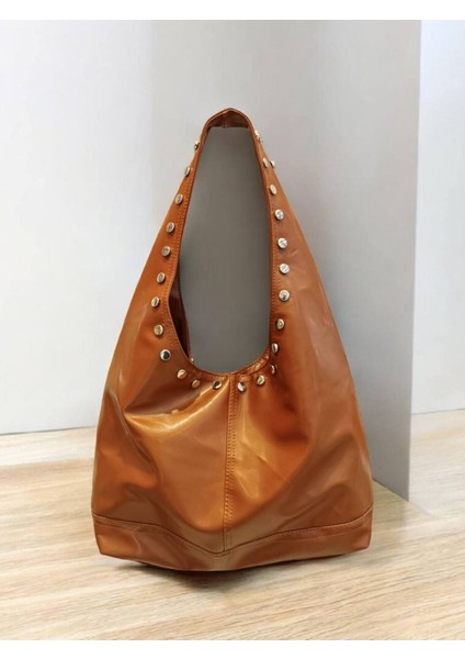 Kadın Büyük Boy Omuz Çantası - Deri Görünümlü Zımba Detaylı