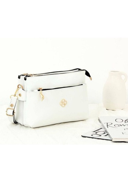 Beyaz Kadın Minimal El ve Omuz Çantası – Gold Detaylı, 3 Bölmeli