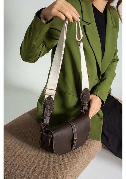 Kadın Deri Kapaklı Omuz ve Çapraz Askılı Çanta – Ayarlanabilir Kalın Ask modelleri