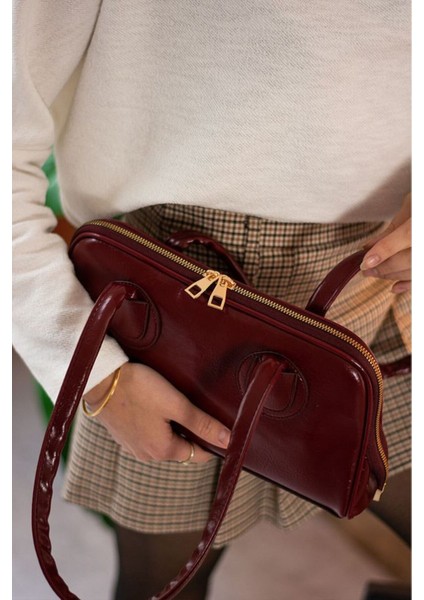 Bordo Kadın Baget Model El ve Omuz Çantası – Çift Fermuarlı, Uzun Saplı fiyatları