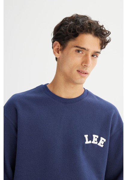 Pamuklu Relaxed Fit Bisiklet Yaka Içi Polarlı Logo Detaylı Sweatshirt fırsatları