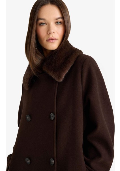 Afra x DeFacto Çıkarılabilir Suni Kürk Yaka Regular Fit Düğmeli Cepli Uzun Kaşe Kaban F5574AX25WN indirimleri