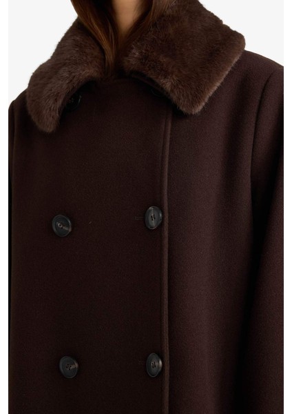 Afra x DeFacto Çıkarılabilir Suni Kürk Yaka Regular Fit Düğmeli Cepli Uzun Kaşe Kaban F5574AX25WN