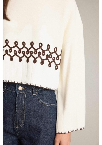 Crop Bisiklet Yaka Nakışlı Triko Kazak G6303AX25WN fırsatları