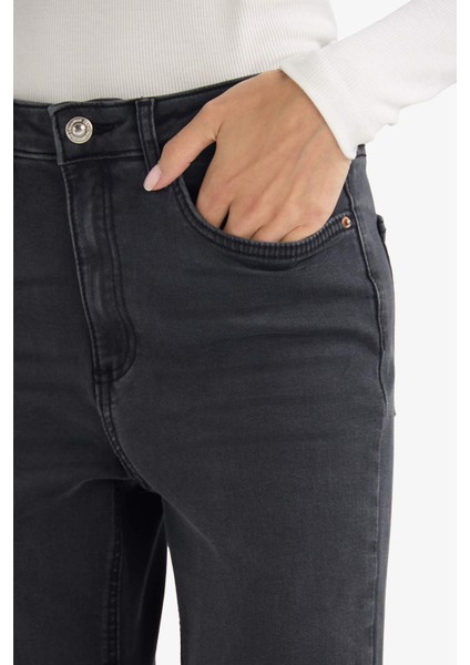 Mia Flare Fit Normal Bel Uzun Jean Pantolon F5784AX25WN fırsatları