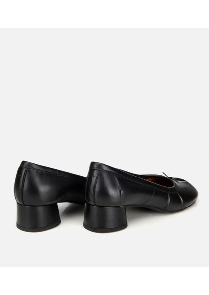 01AYH315490A100 KADIN Deri Siyah Blok Detaylı Kalın Topuklu Ayakkabı fırsatları