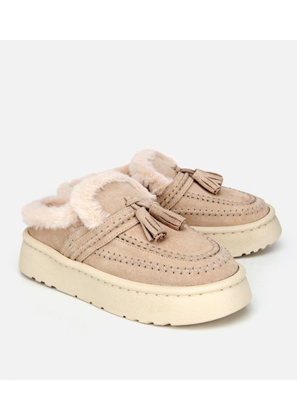 01TEH316850A310 KADIN Süet Deri Bej Içi Kürklü Püskül Detaylı Düz Terlik modelleri