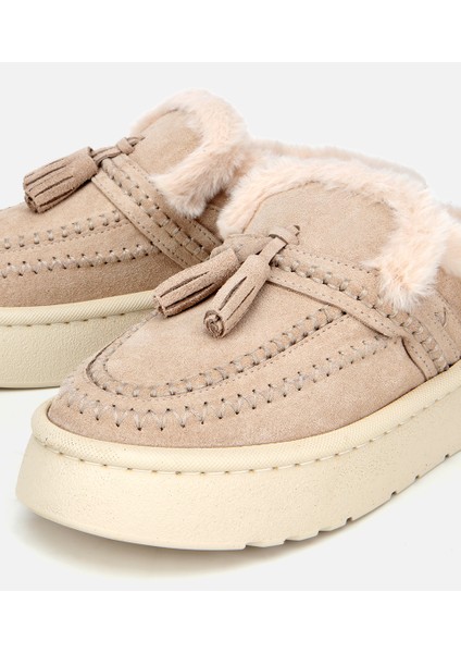 01TEH316850A310 KADIN Süet Deri Bej Içi Kürklü Püskül Detaylı Düz Terlik fırsatları