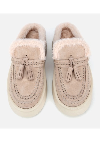 01TEH316850A310 KADIN Süet Deri Bej Içi Kürklü Püskül Detaylı Düz Terlik