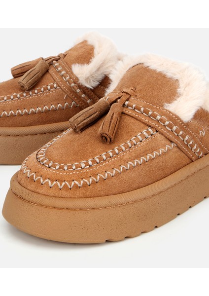 01TEH316850A340 KADIN Süet Deri Taba Içi Kürklü Püskül Detaylı Düz Terlik fırsatları