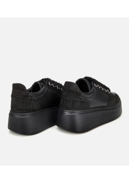 01AYH317820A100 KADIN Deri Siyah Bağcık Detaylı Kalın Tabanlı Spor Ayakkabı fırsatları