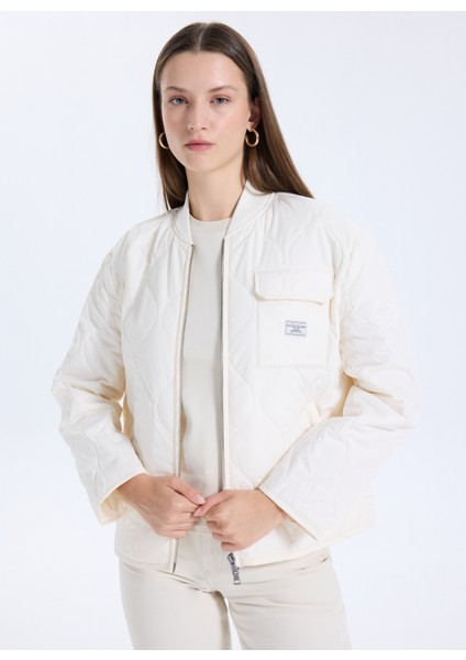 Beyaz Kadın Mont Guess Jeans Kadın Mont modelleri