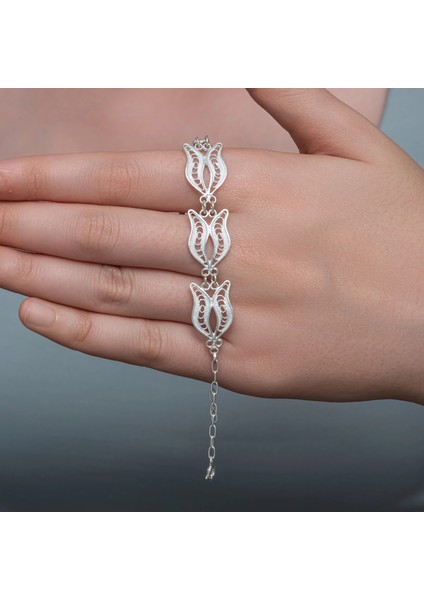 Gümüş Lale Motifli Telkari Kadın Bileklik