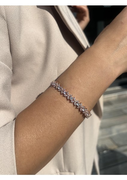 Gümüş Markis Taşlı Rose Renkli Çiçek Kelepçe