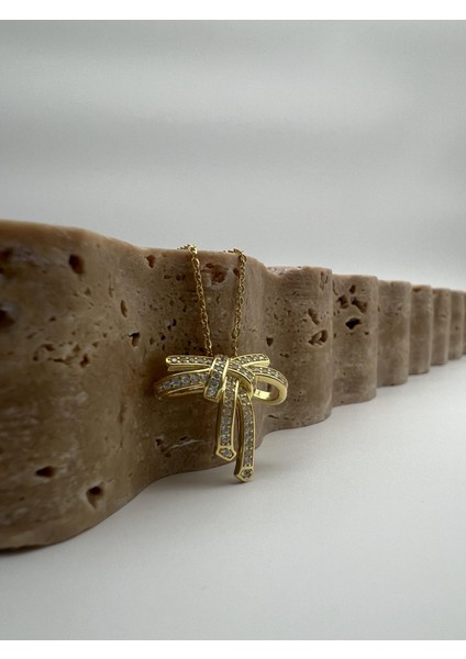 Taşlı Gümüş Fiyonk Kolye