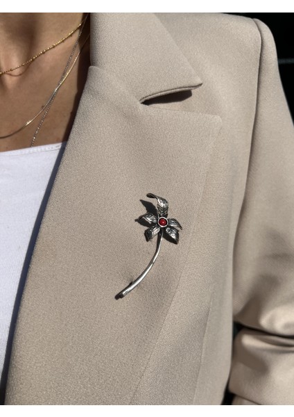 El Işi Tasarım Gümüş Mercan Detaylı Çiçek Broş