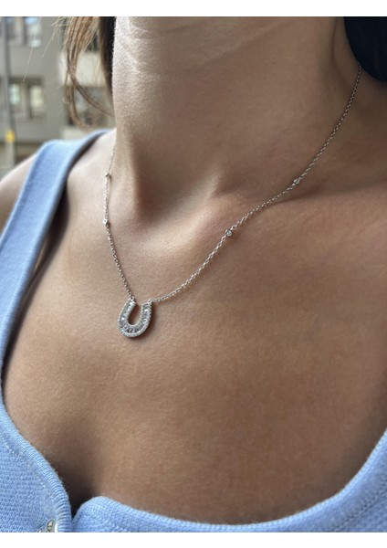 Baget Taşlı Gümüş Nal Kolye