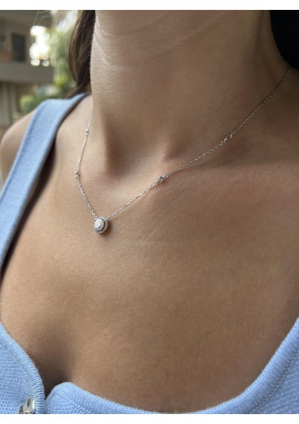 Yuvarlak Gümüş Tektaş Kolye