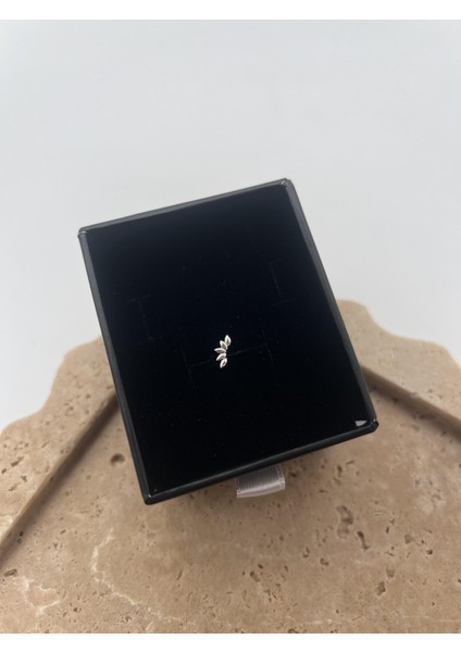 Minik Yaprak Gümüş Tragus