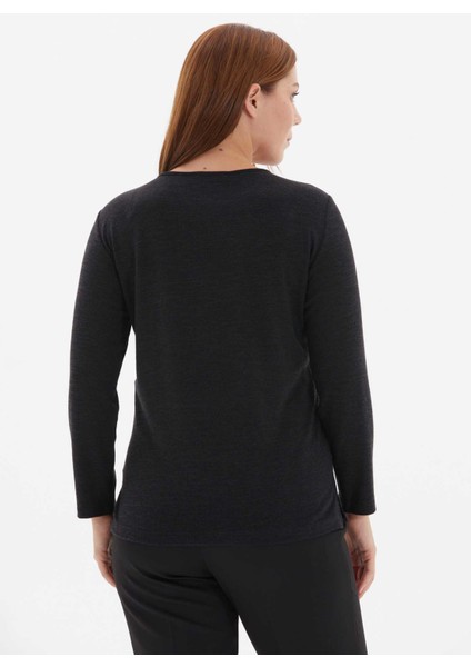 V Yaka Taşlı Siyah Kadın Bluz 25KSL8247 fırsatları