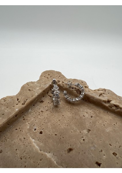 Markis Taşlı Gümüş Çiçek Küpe