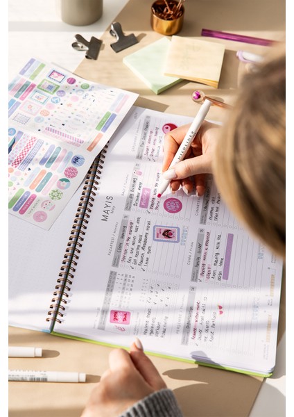 2026 Haftalık Spiralli Masaüstü Planlayıcı 24X34 cm - Desk Planner Siyah indirimleri