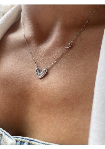 Baget Taşlı Gümüş Kalp Kolye