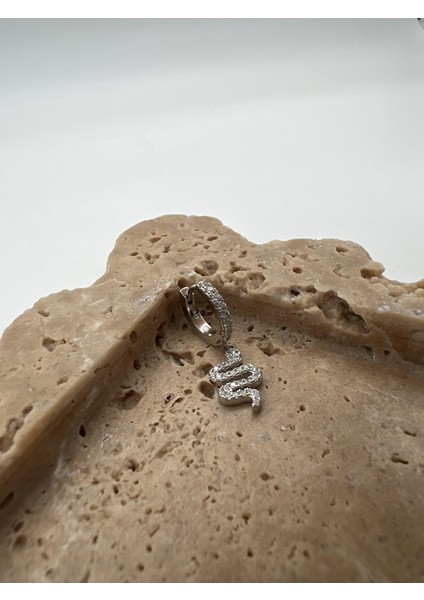 Taşlı Sallantılı Gümüş Yılan Küpe