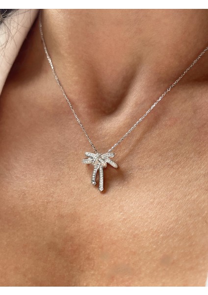 Taşlı Gümüş Fiyonk Kolye