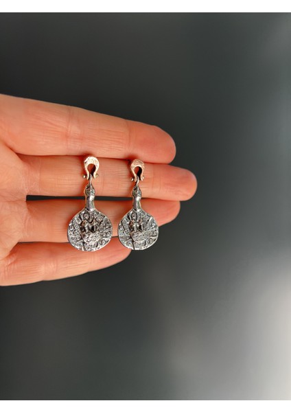 El Işi Tasarım Antik Figürlü Gümüş Küpe fiyatları