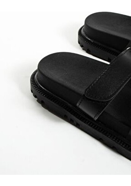 Siyah Cırtlı Kadın Terlik Suni Deri Anatomik Rahat Taban Günlük Kullanım İçin