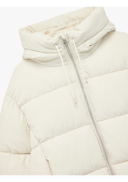 Rahat Kalıp Fermuarlı Kapüşonlu Kapitoneli Dik Yaka Şişme Mont indirimleri