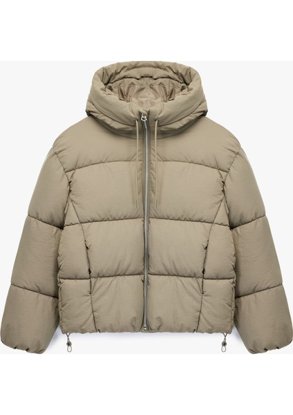 Rahat Kalıp Fermuarlı Kapüşonlu Kapitoneli Dik Yaka Şişme Mont modelleri