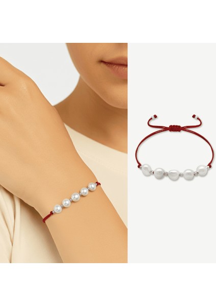 Makrome Örgülü Naturel Kesim Kırmızı Ipli Beyaz Dorika Top Süslemeli Doğal Inci Kadın Bileklik fiyatları