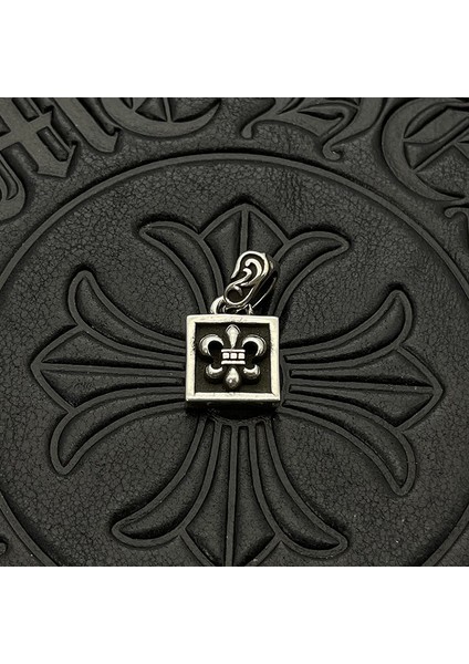 Gelgit Modelleri Takı Kolye Tay Gümüş Vintage Çapraz Sınır Jumper Zincir Aksesuarları Anlamda Sonbahar ve Kış Ensemble Punk (Yurt Dışından)