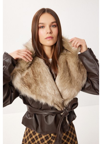 Kürk Yakalı Kuşaklı Suni Deri Ceket LFN0132 Kahverengi modelleri